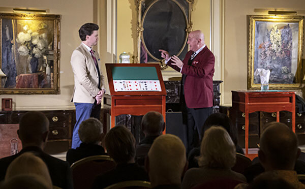 The Gentleman Magician - Bruce Glen - Edinburg Magic Festival